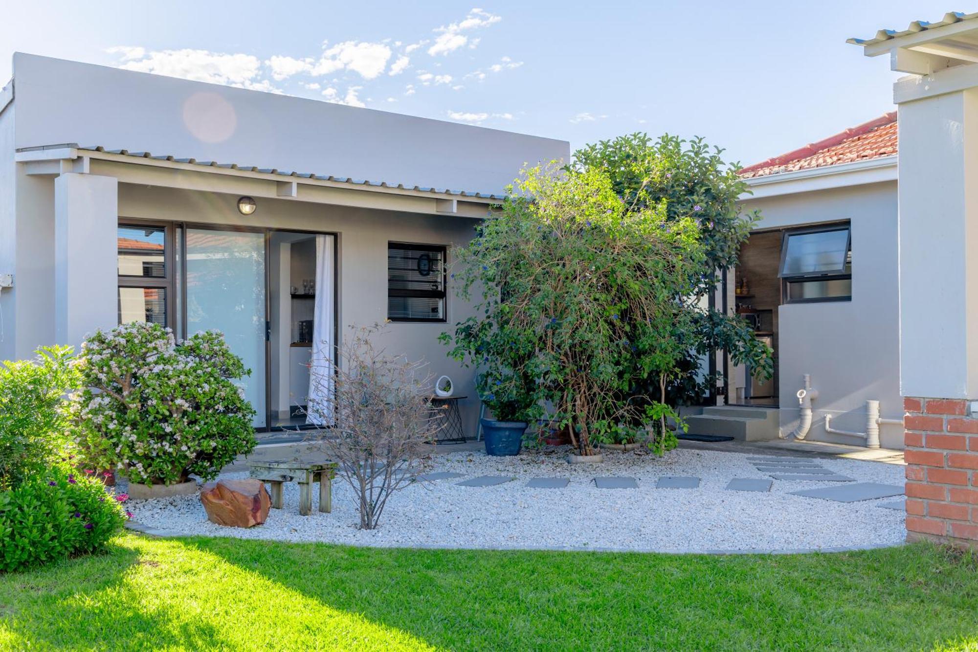 Three Small Trees Port Elizabeth Exterior photo
